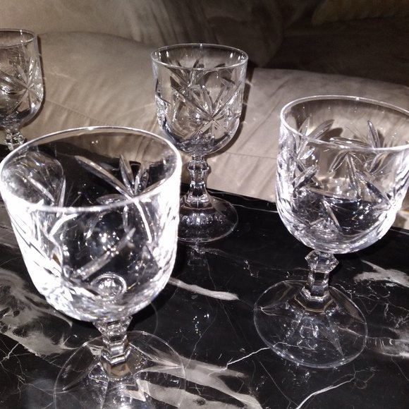 Vintage Elegant Crystal Set of Six Glasses, Made in Europe - Picture 2 of 4
